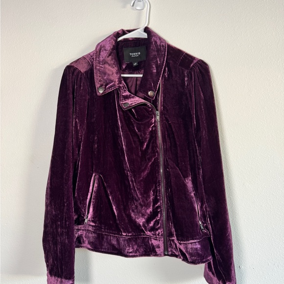 Torrid Purple Velvet Bomber Jacket - Picture 2 of 2